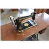 Image 8 : ANTIQUE SINGER SEWING MACHINE ON TABLE WITH TREADLE BASE