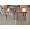 Image 3 : 2 MAHOGANY FINISH END TABLES
