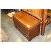 Image 2 : HENDERICH RED SEAL CEDAR TRUNK
