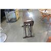 Image 2 : VINTAGE GATELEG OCCASIONAL TABLE