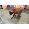Image 2 : DUNCAN PHYFE DROP LEAF DINING TABLE W/ 4 CHAIRS