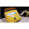 Image 2 : MINOLTA WEATHER MATIC DUAL 35 UNDER WATER CAMERA W/ CASE