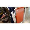 Image 2 : 2 FOLDING CHAIRS