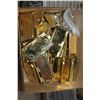 Image 2 : BOX OF BRASS HINGES