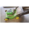 Image 2 : JOHN DEERE 6.75HP GAS LAWNMOWER WITH BAG
