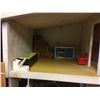 Image 4 : HAND MADE MINIATURE HOUSE COMPLETE WITH LOTS OF FURNISHINGS