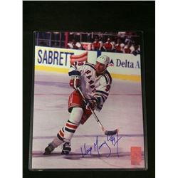 WAYNE GRETZKY AUTOGRAPHED COLOR PHOTO W/ WG AUTHENTIC COA