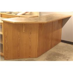 L-SHAPED RECEPTION COUNTER AND MATCHING COUNTER