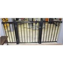 BLACK METAL PATIO FENCE WITH GATE