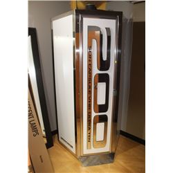 SUN CAPSULE SCI54 200 UPRIGHT TANNING BED WITH