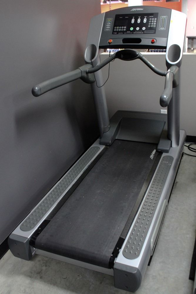 LIFE FITNESS 95TI TREADMILL