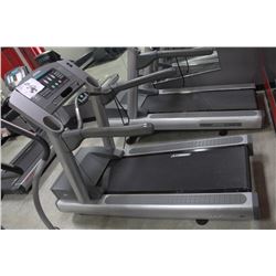 LIFE FITNESS 95TI TREADMILL