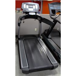 LIFE FITNESS 95T TREADMILL WITH FLEXDECK
