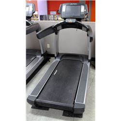 LIFE FITNESS 95T TREADMILL WITH FLEXDECK
