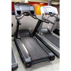 LIFE FITNESS 9500HR TREADMILL WITH FLEXDECK