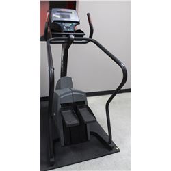 LIFE FITNESS 9500HR ISO TRACK STAIR CLIMBER
