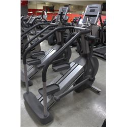 LIFE FITNESS SUMMIT TRAINER STEPPER