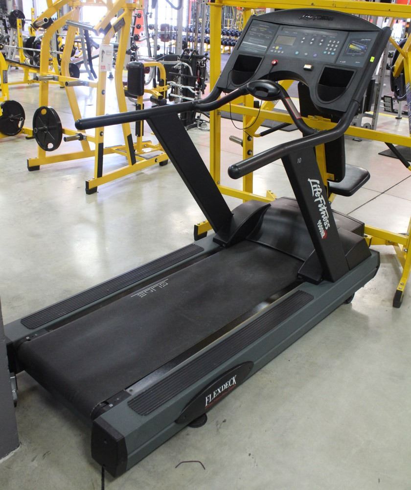 Life Fitness 9500hr Treadmill FitnessRetro