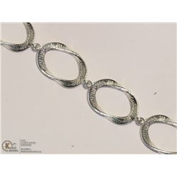 HEAVY STERLING SILVER BRACELET (APPROX. 13.6G)