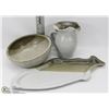 Image 1 : 3PC POTTERY SET INCL FISH DISH, WATER VASE & BOWL.