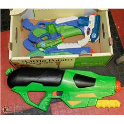 FLAT OF 5 ASSORTED WATER GUNS.
