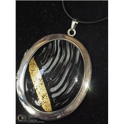FASHION LOCKET WITH CORD