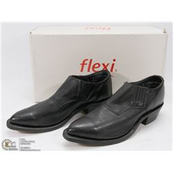 SILVER REBEL SIZE 8 DRESS SHOES