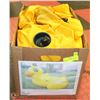 Image 1 : GIANT YELLOW POOL/LAKE DUCK FLOATER