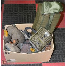 BOX OF HUNTING INCL 3 DUCK DECOYS, TRAIL CAM