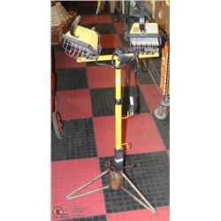 STAND WITH WORK LIGHTS