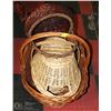 Image 1 : LOT OF 4 WICKER BASKETS