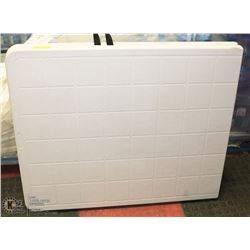 PLASTIC FOLDING TABLE