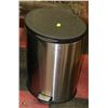 Image 1 : BLACK AND ST STEEL GARBAGE CAN