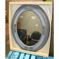VINTAGE STYLE MIRROR 31.5" X 26".