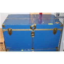 BLUE STORAGE TRUNK ON CHOICE