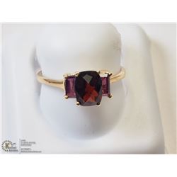 12) 9KT GOLD GARNET RING SIZE 8.25