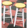Image 1 : 2 MAPLE STOOLS