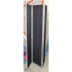 DIVIDER SCREEN ON CHOICE:BLACK