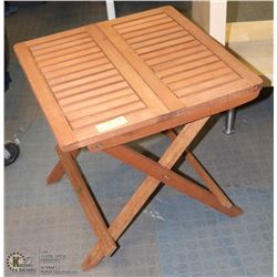 WOOD CEDAR FOLD-AWAY TABLE