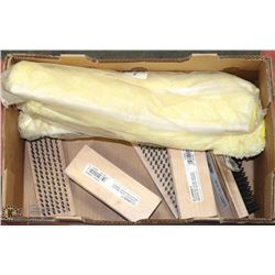 BOX WITH TEMPERED WIRED BRUSHES AND FLOOR SWEEPERS