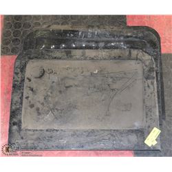 GROUP OF 3 HEAVY DUTY MUD FLAPS