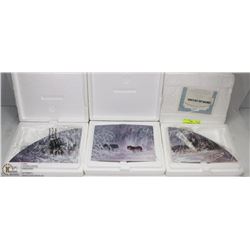 LOT OF 3 BRADFORD EXCHANGE WOLF COLLECTIBLES INCL