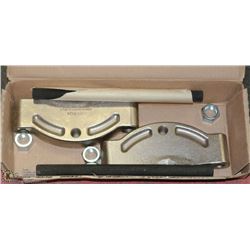 BOX WITH SPX BEARING PULLER