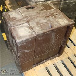 CAMBRO FOOD HOLDING STORAGE CONTAINER AS THEY COME