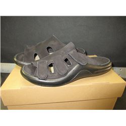 New Women's slip on Sandals with velcro straps  Made in Portugal size 7