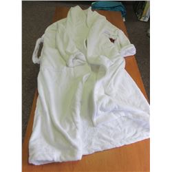 New High Quality Made in Turkey Mens Bath Robe size small