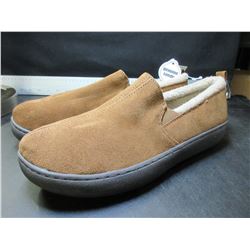 New Mossimo Mens Slippers non marking sole / genuine suede size 9
