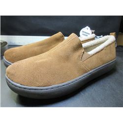 New Mossimo Mens Slippers non marking sole / genuine suede size 12