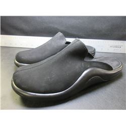 New Hammacher Schlemmer size  10  slip on shoes Made in Portugal