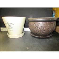 2 Clay Plant Pots